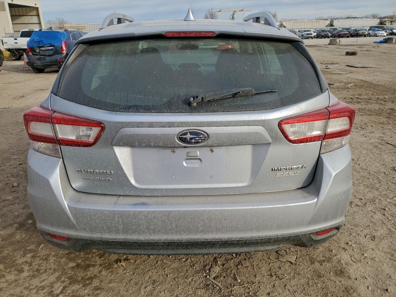 2017 SUBARU IMPREZA PREMIUM photo 6