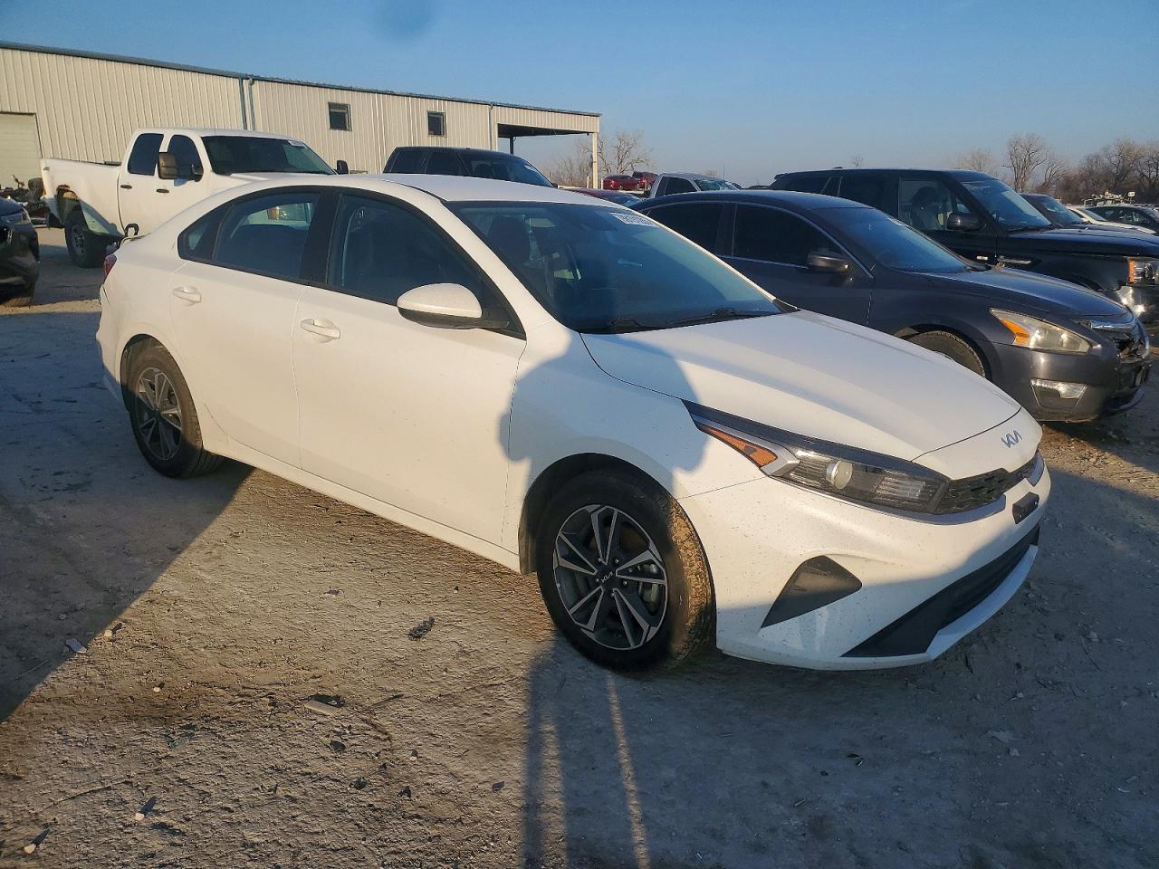 2024 KIA FORTE LXS photo 4