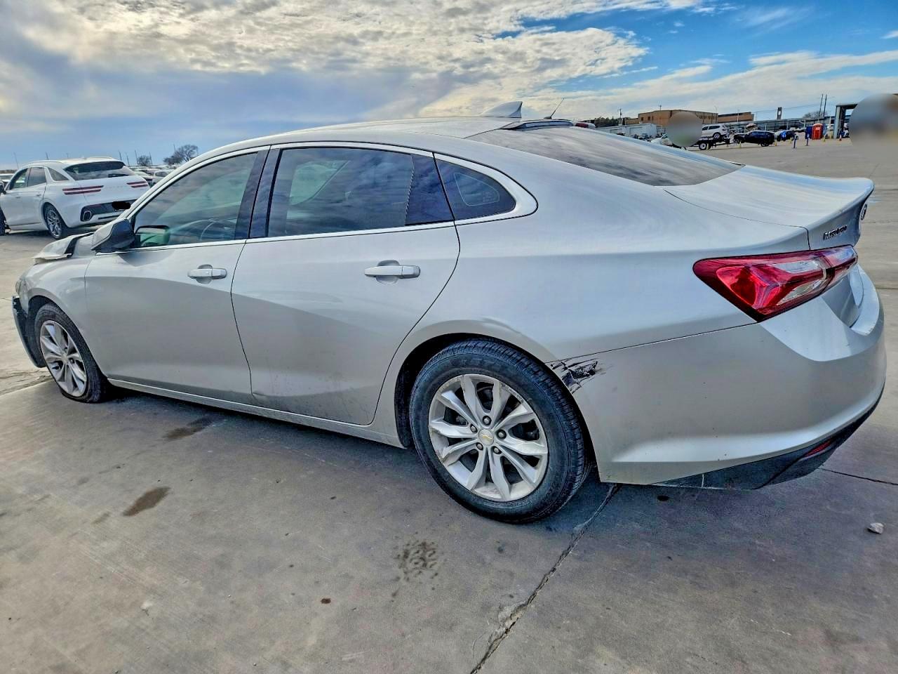 2022 CHEVROLET MALIBU LT photo 2