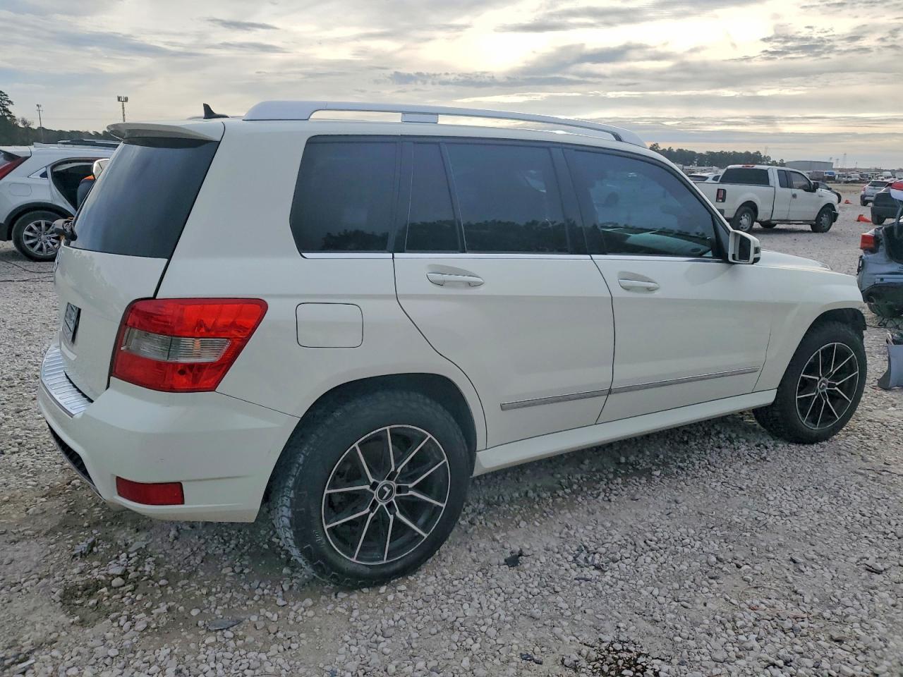 2012 MERCEDES-BENZ GLK 350 photo 3