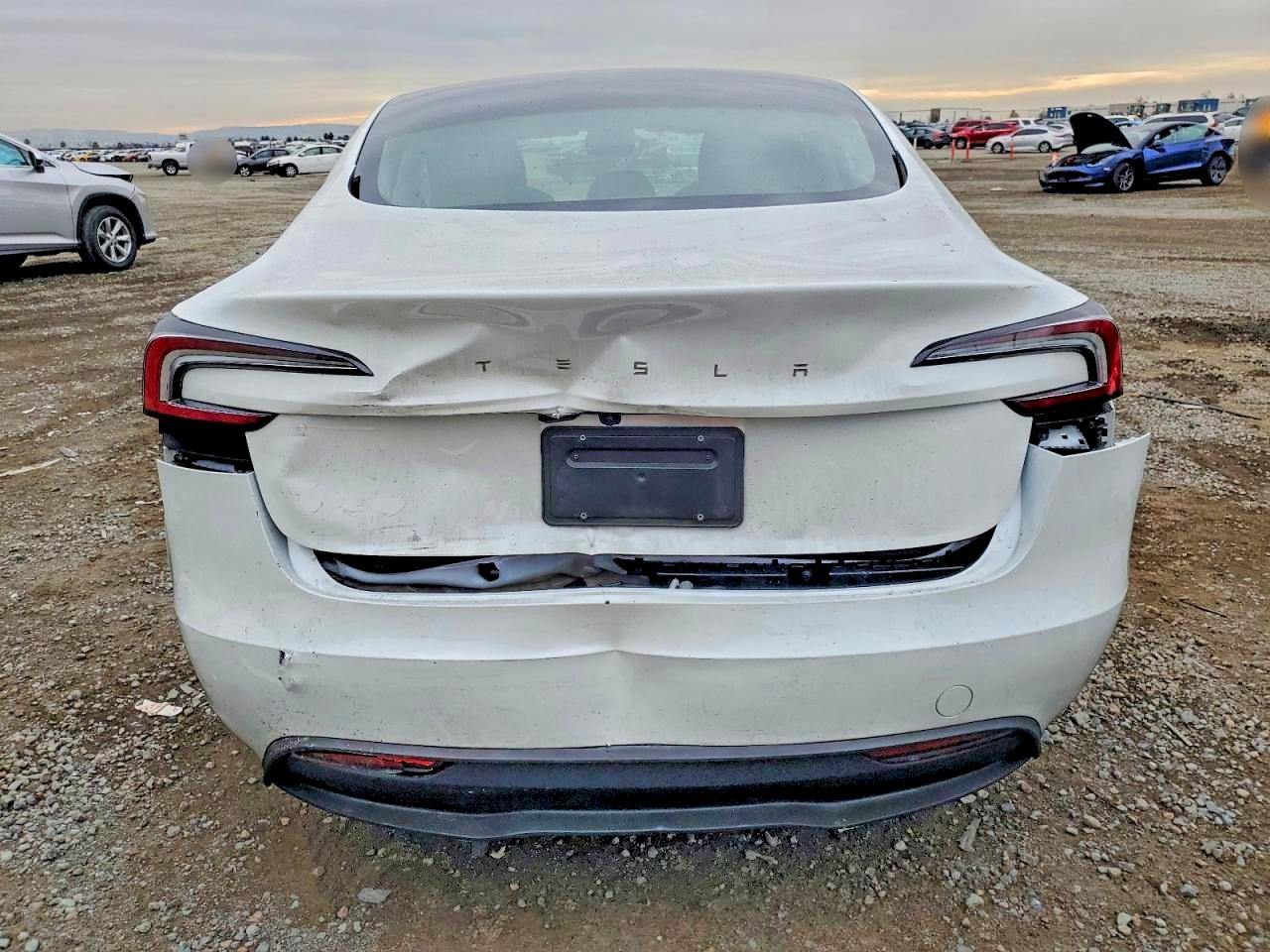 2024 TESLA MODEL 3 photo 6