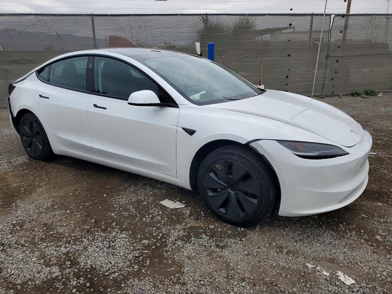 2024 TESLA MODEL 3 photo 4