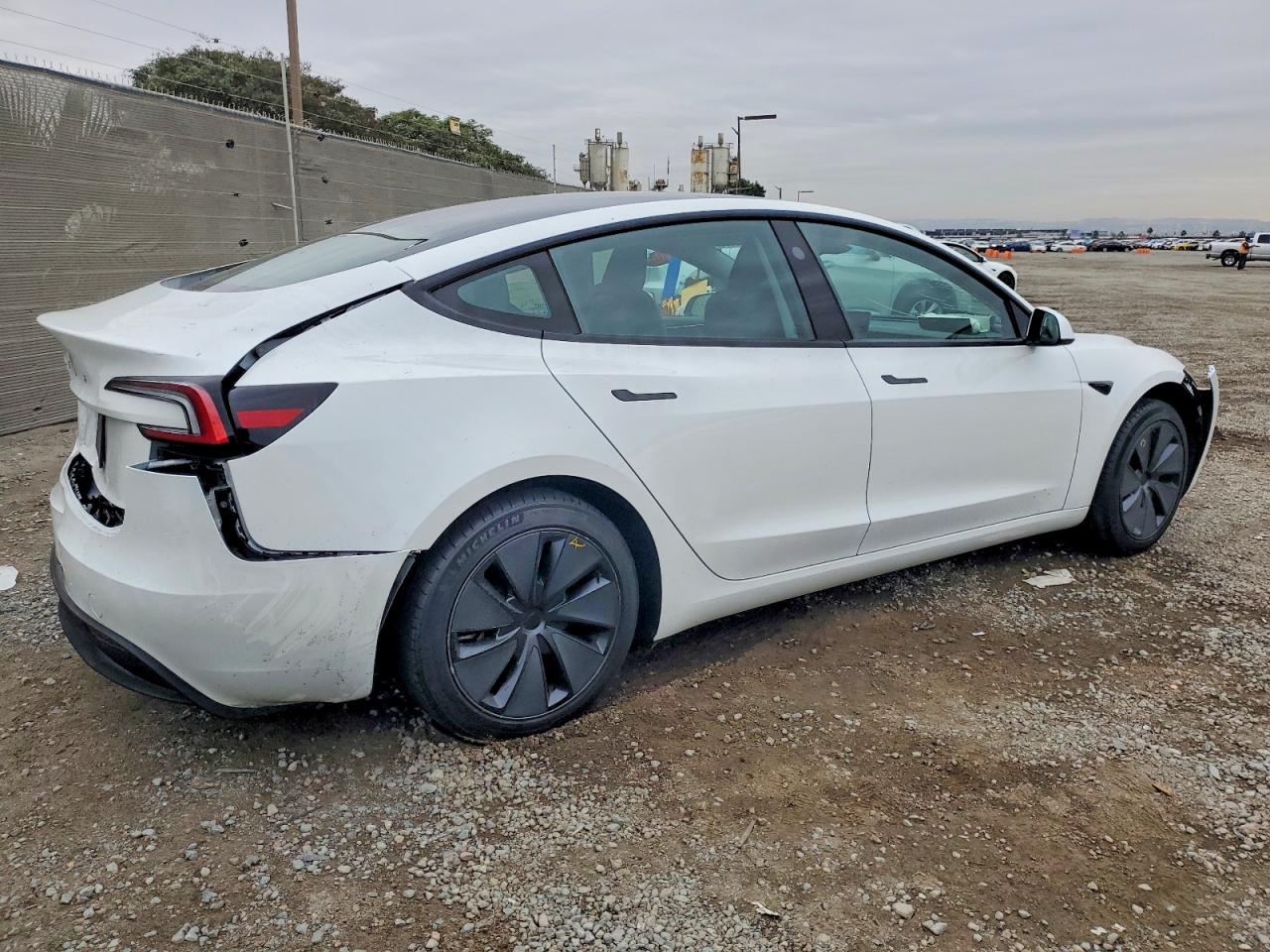 2024 TESLA MODEL 3 photo 3