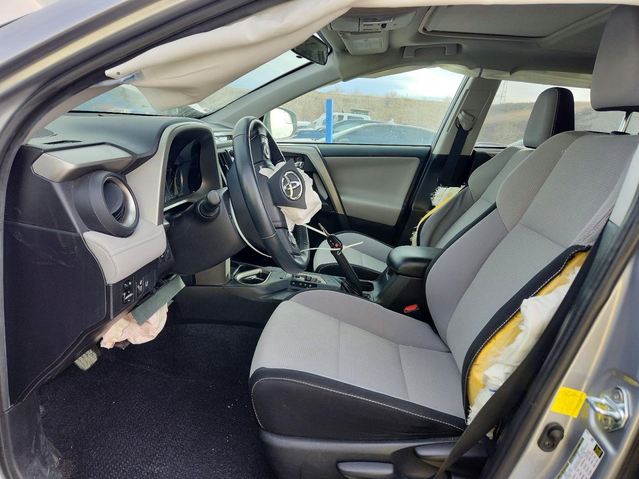 2017 TOYOTA RAV4 XLE photo 7