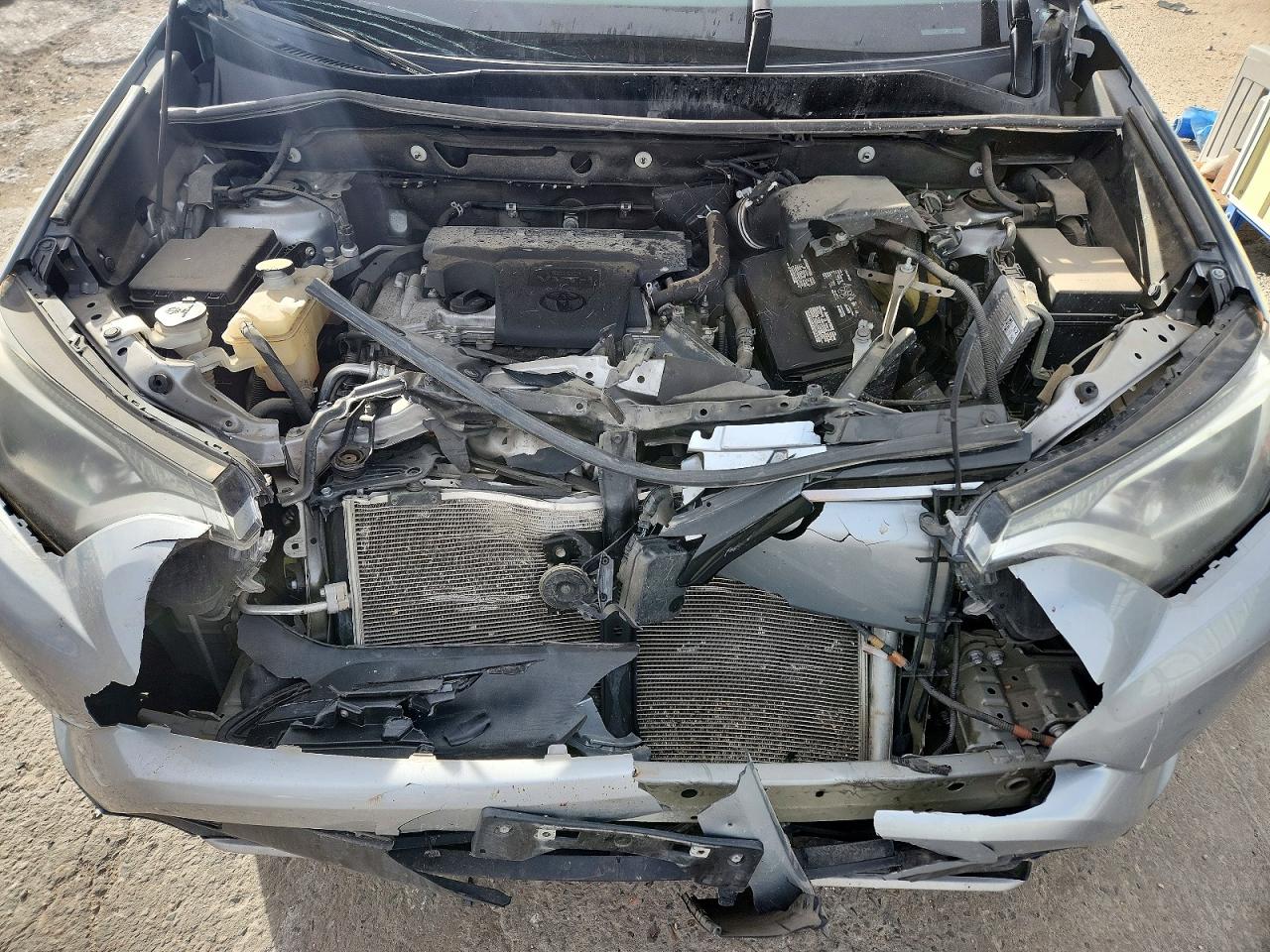 2017 TOYOTA RAV4 XLE photo 12