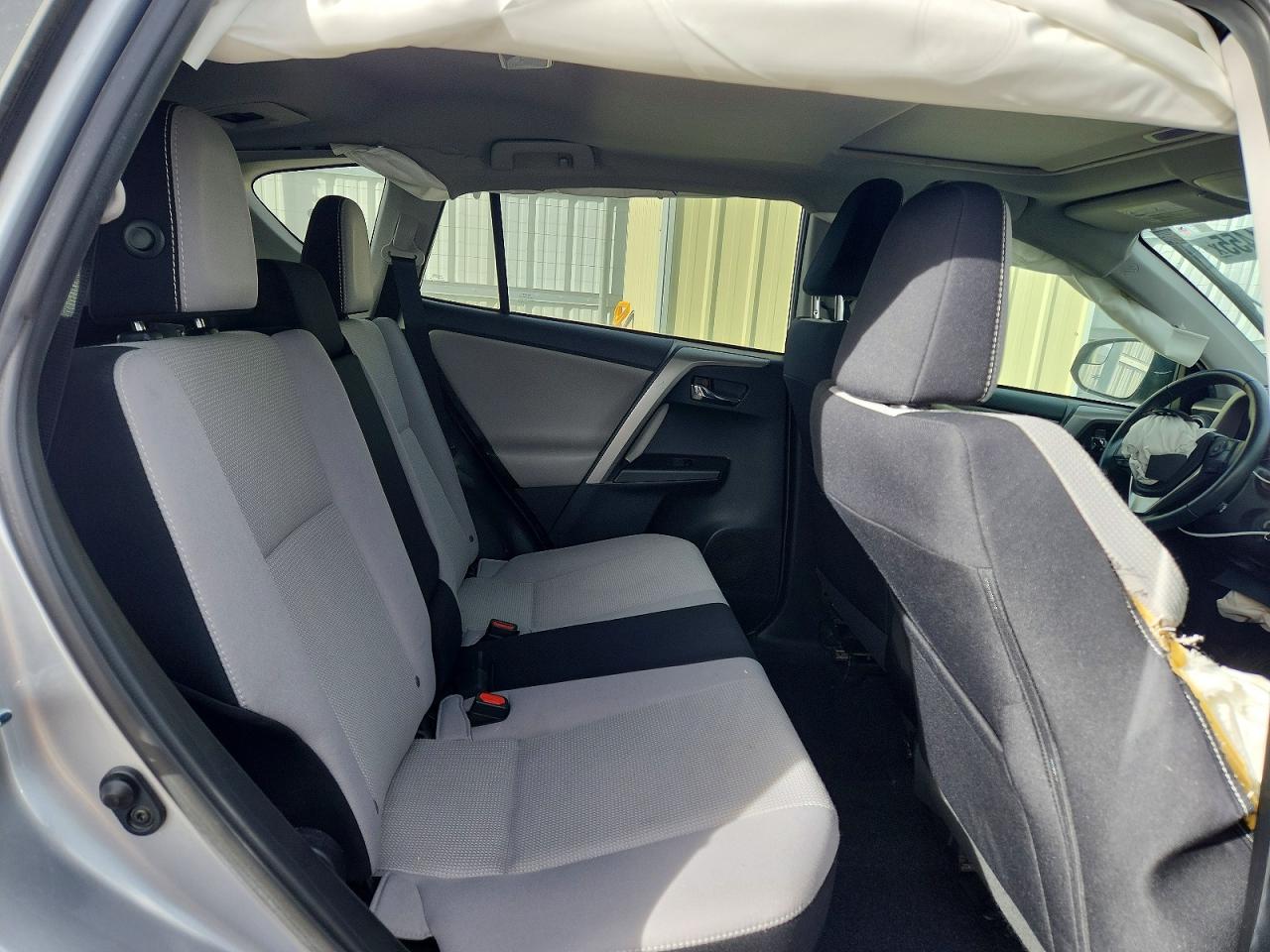 2017 TOYOTA RAV4 XLE photo 11