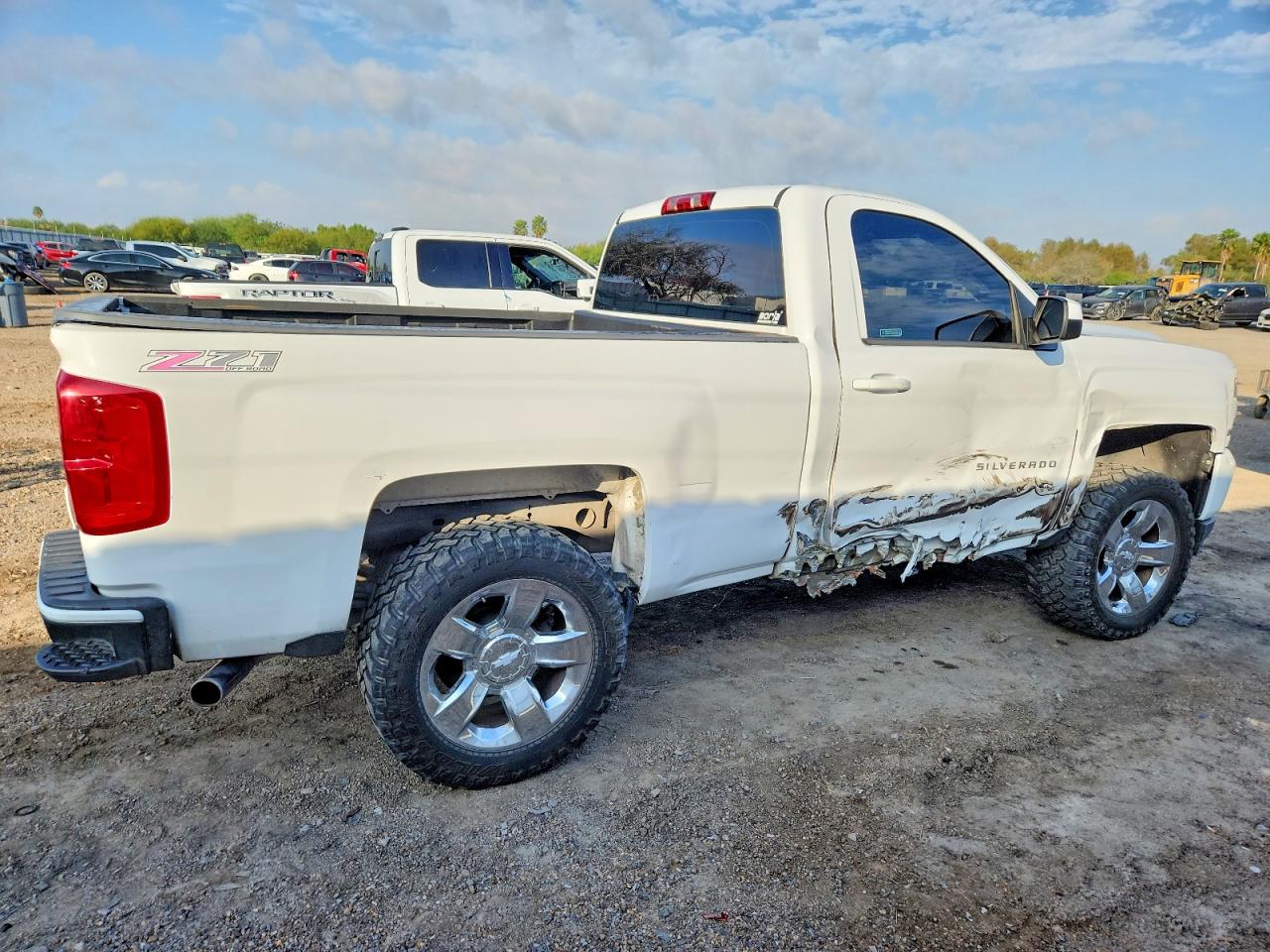 2015 CHEVROLET SILVERADO K1500 photo 3