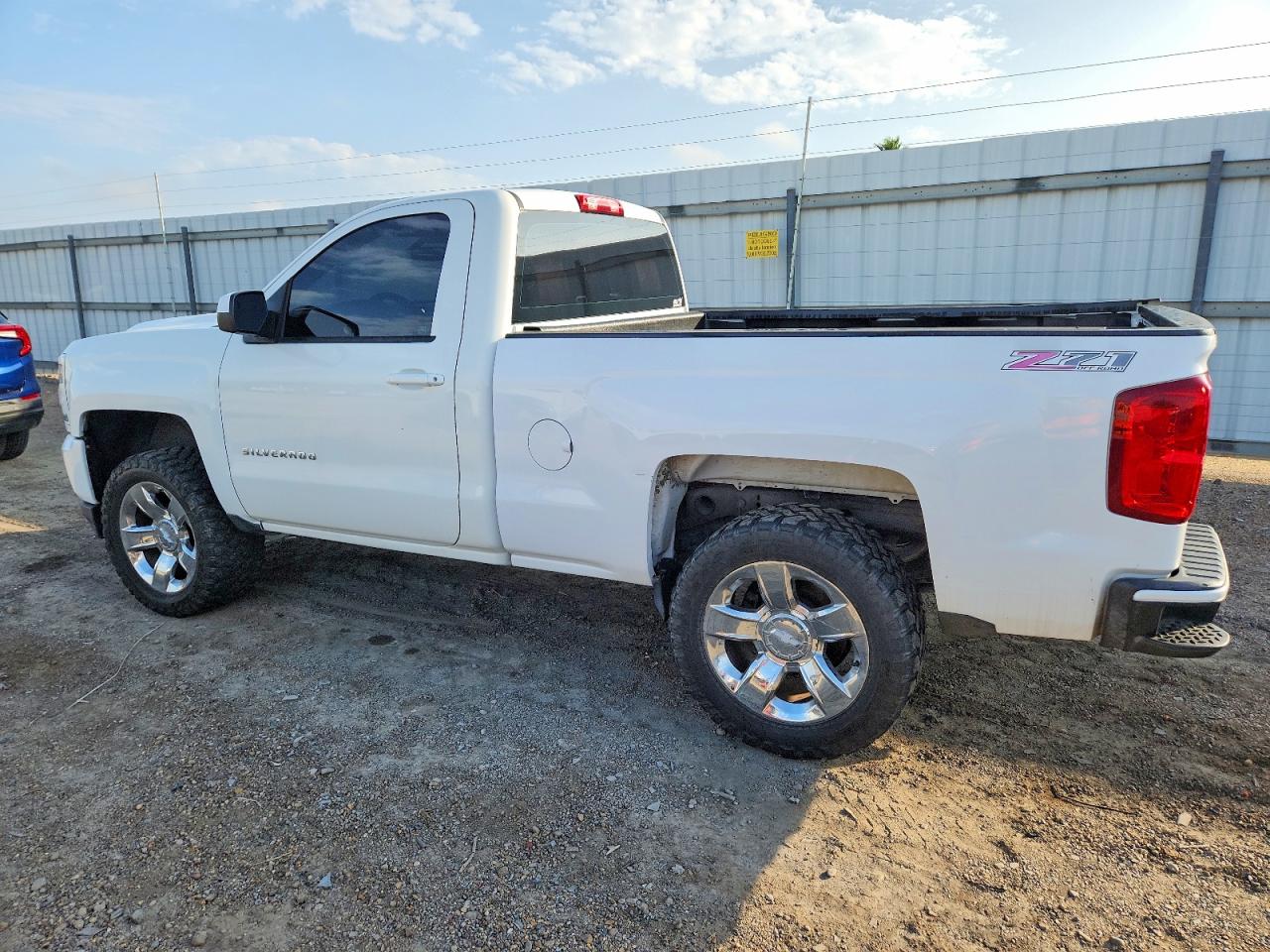 2015 CHEVROLET SILVERADO K1500 photo 2