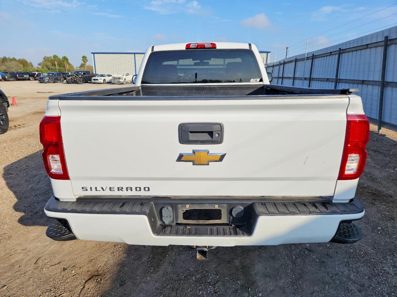 2015 CHEVROLET SILVERADO K1500 photo 6