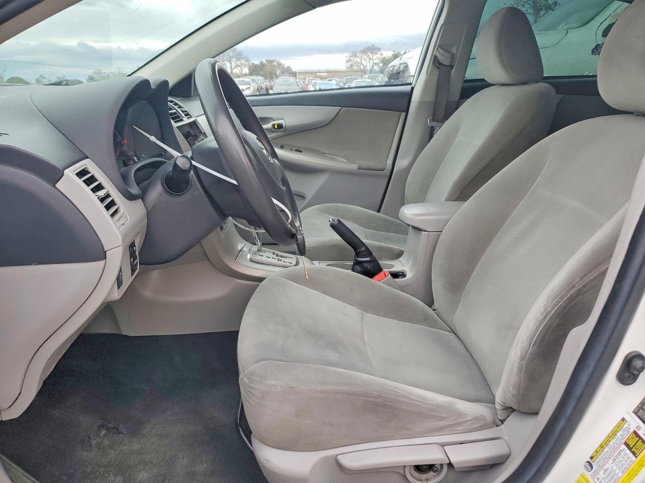 2011 TOYOTA COROLLA BASE photo 7