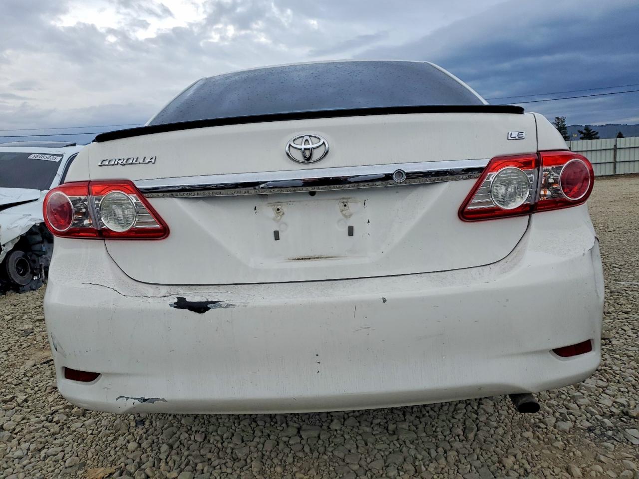 2011 TOYOTA COROLLA BASE photo 6