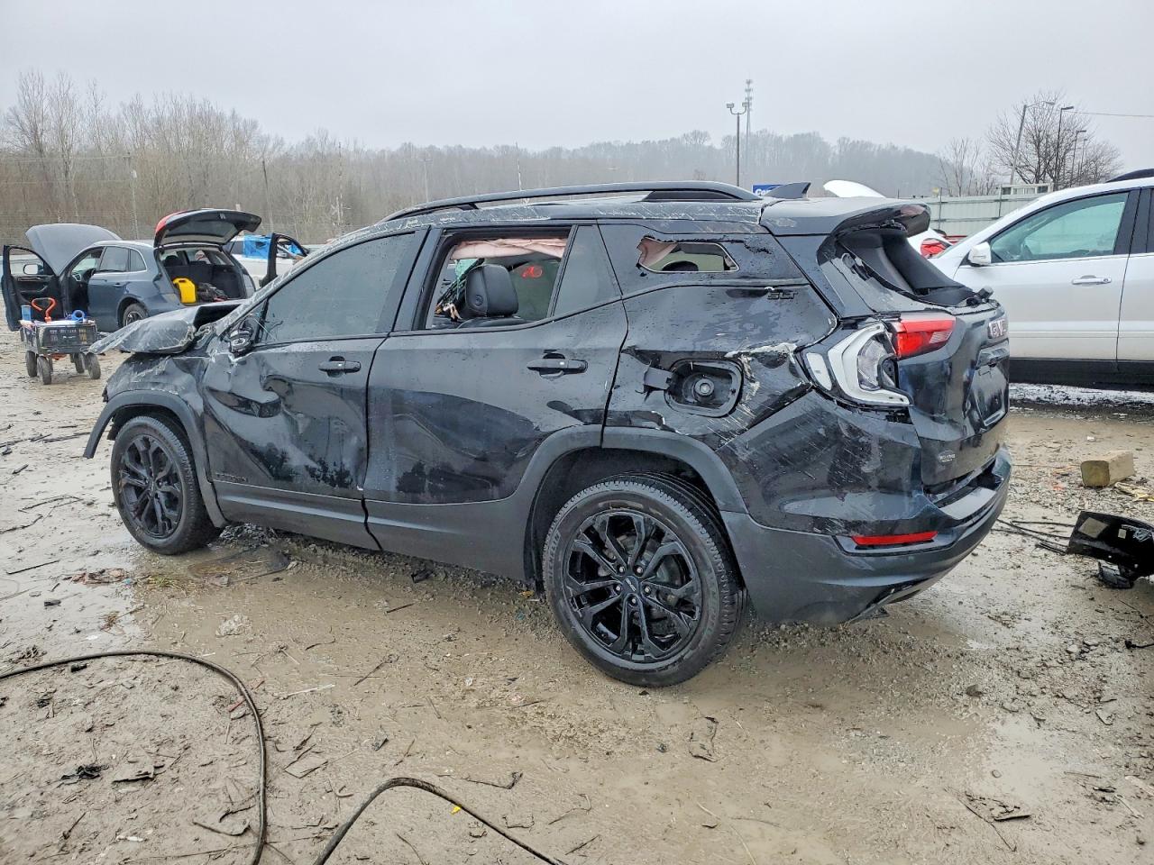 2019 GMC TERRAIN SLT photo 2
