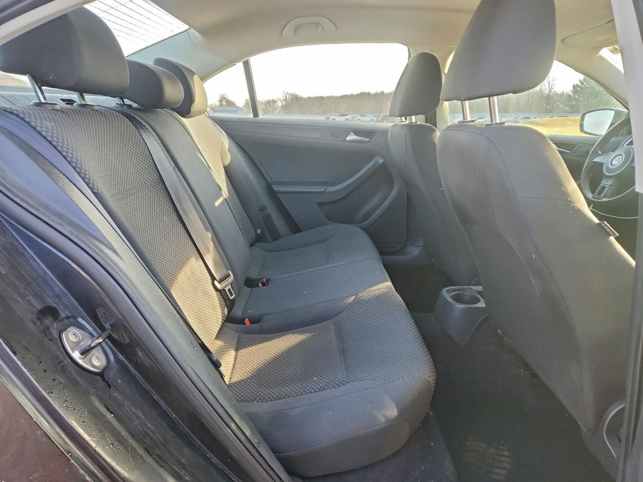 2013 VOLKSWAGEN JETTA BASE photo 10