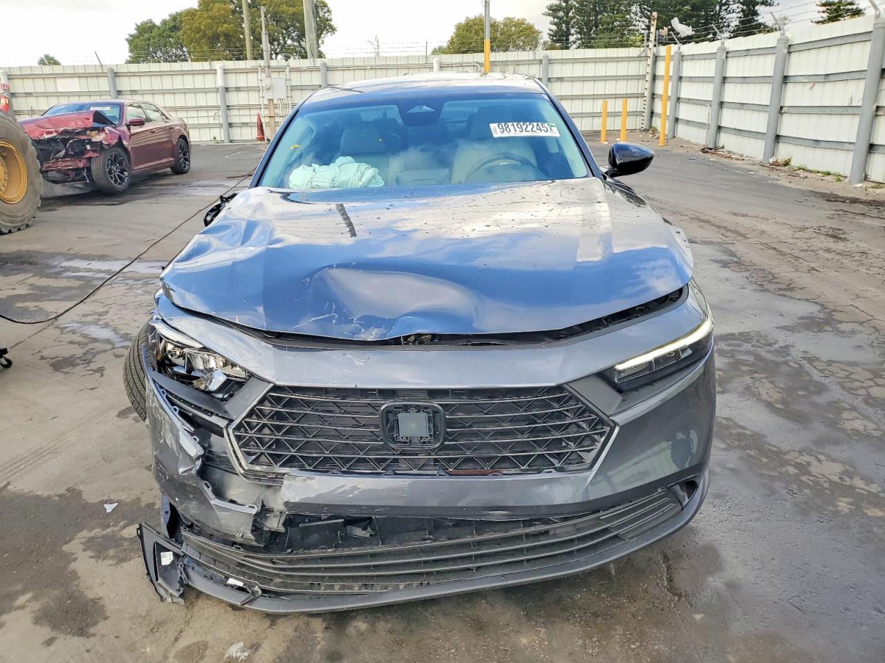 2025 HONDA ACCORD SE photo 9