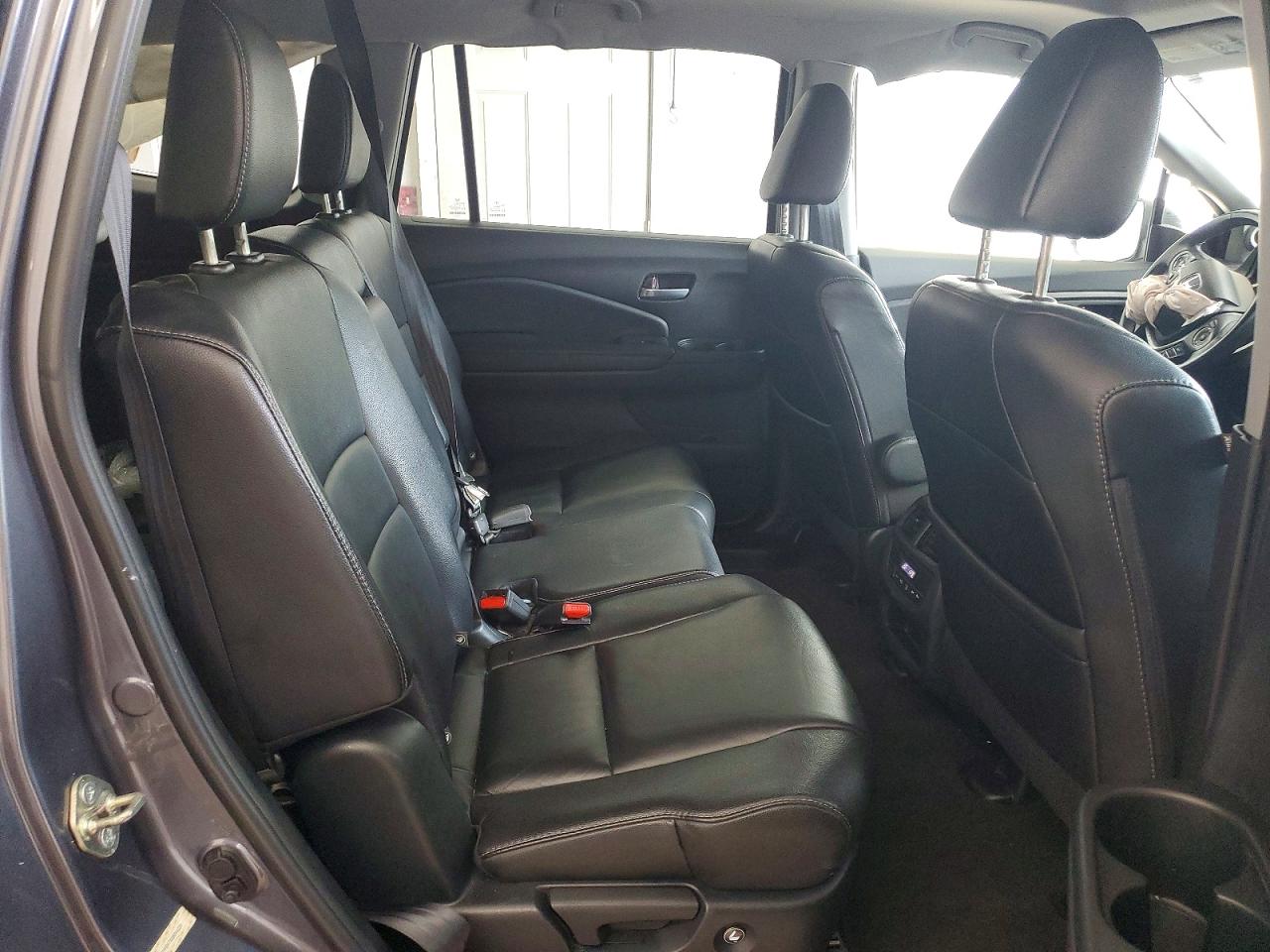 2016 HONDA PILOT EXLN photo 11