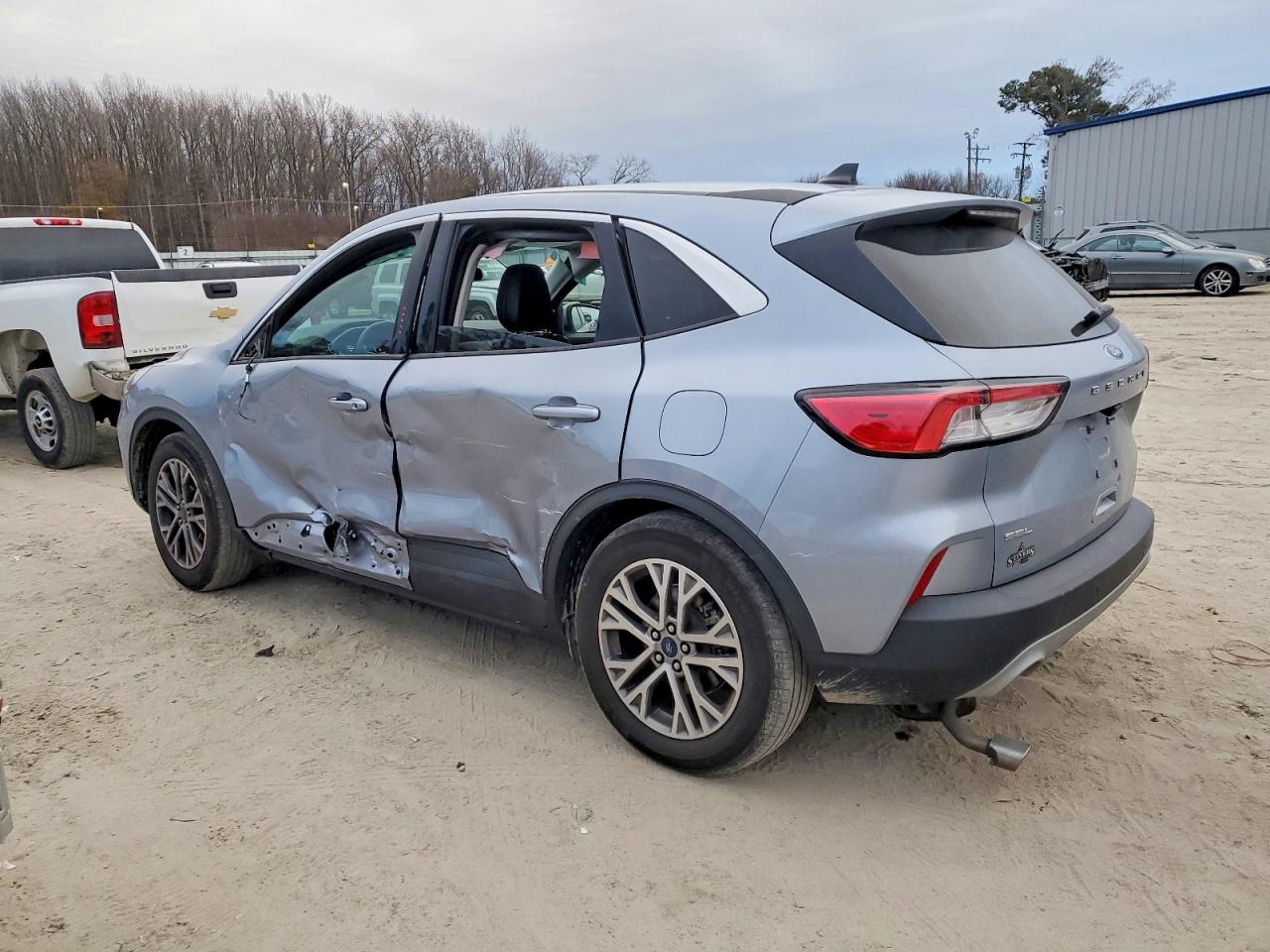 2022 FORD ESCAPE SEL photo 2
