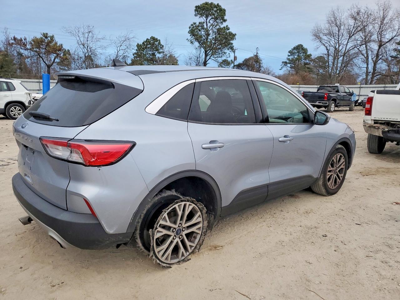 2022 FORD ESCAPE SEL photo 3