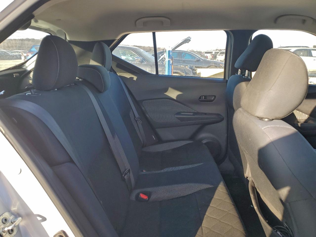 2020 NISSAN KICKS S photo 19