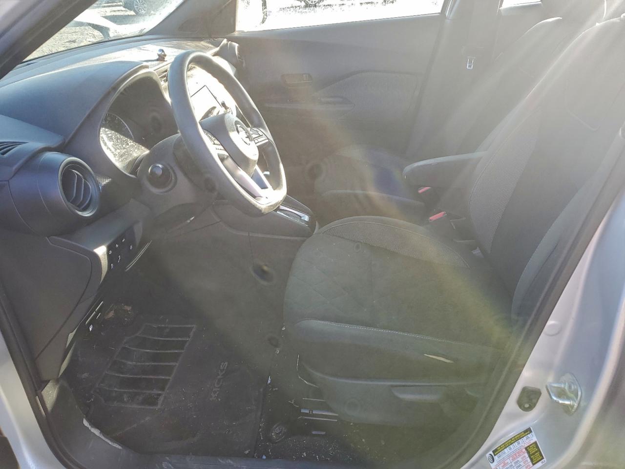 2020 NISSAN KICKS S photo 13