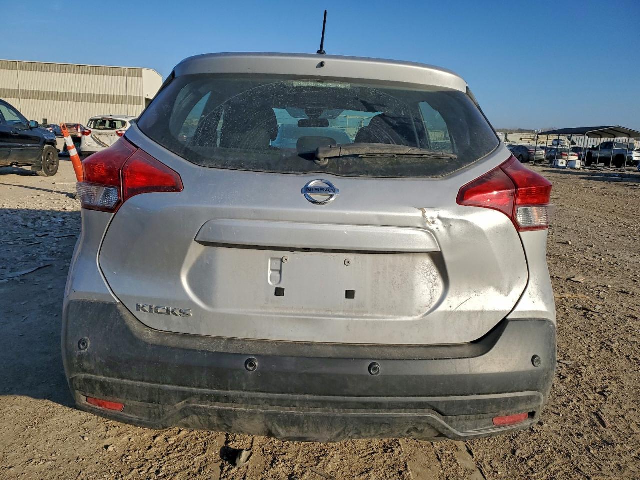 2020 NISSAN KICKS S photo 11