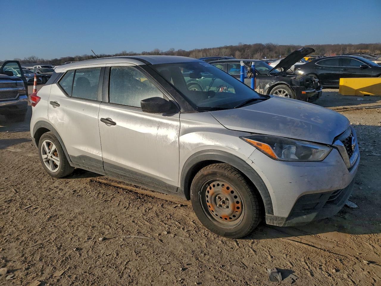 2020 NISSAN KICKS S photo 7