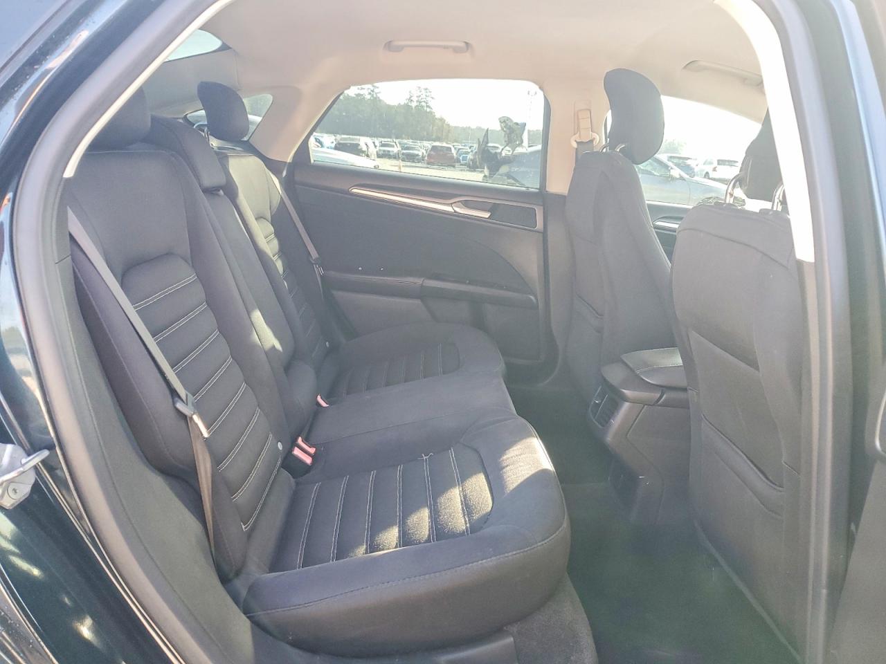 2014 FORD FUSION SE photo 28