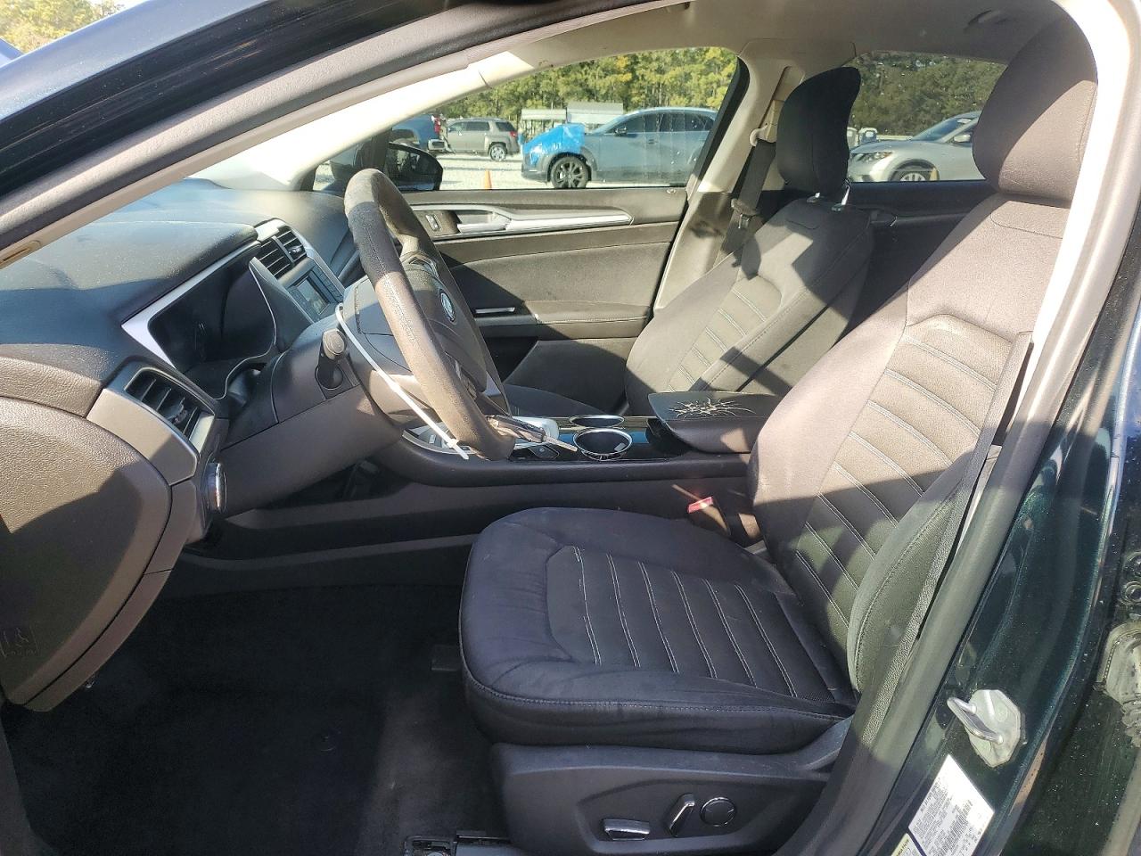 2014 FORD FUSION SE photo 19