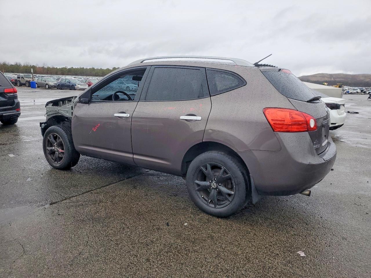 2010 NISSAN ROGUE S photo 2
