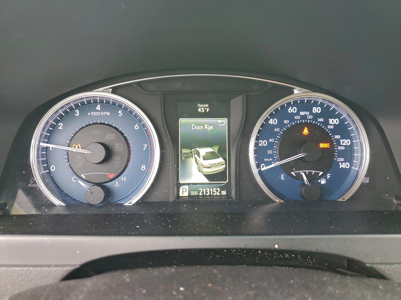2016 TOYOTA CAMRY LE photo 9