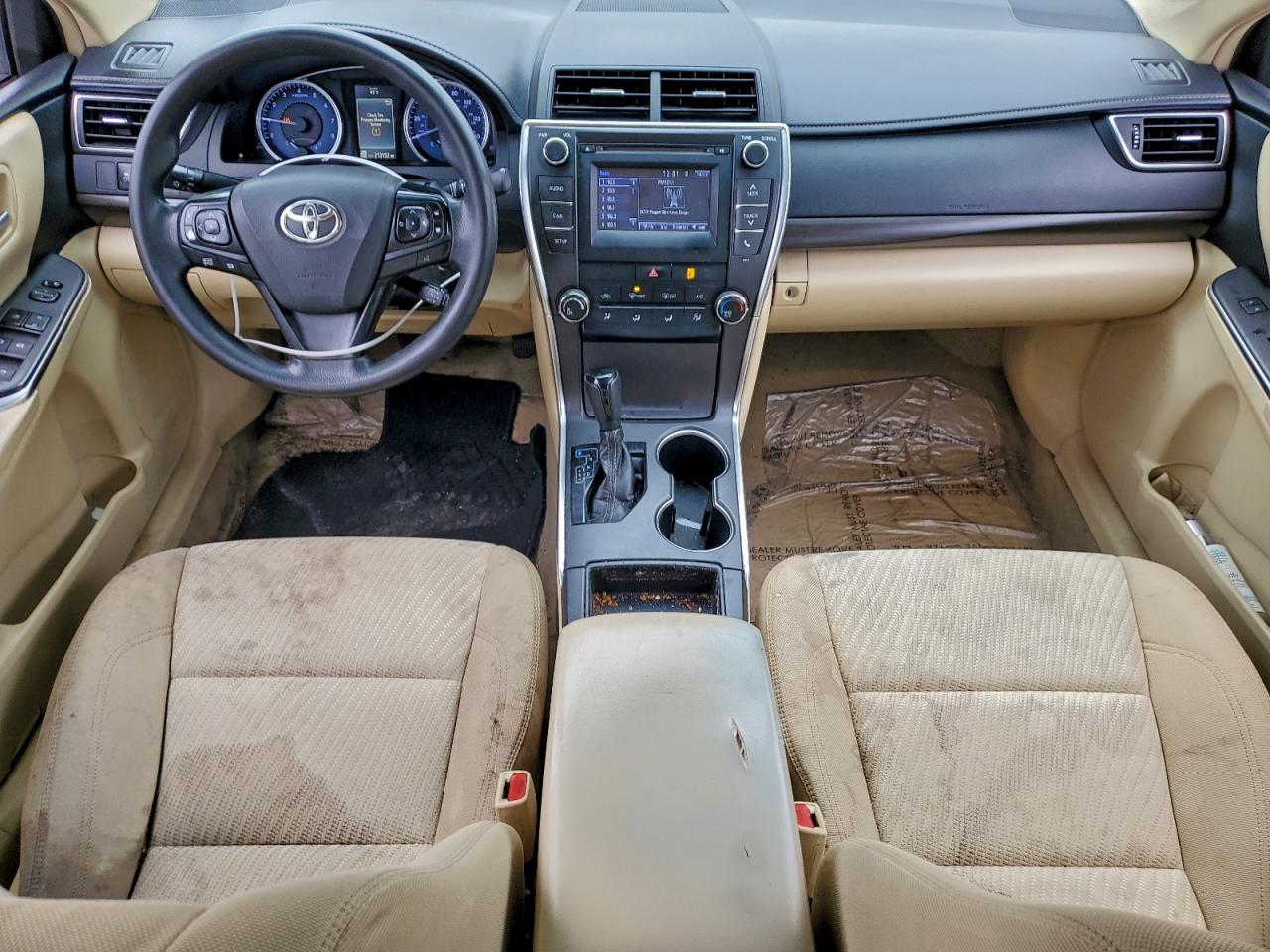 2016 TOYOTA CAMRY LE photo 8