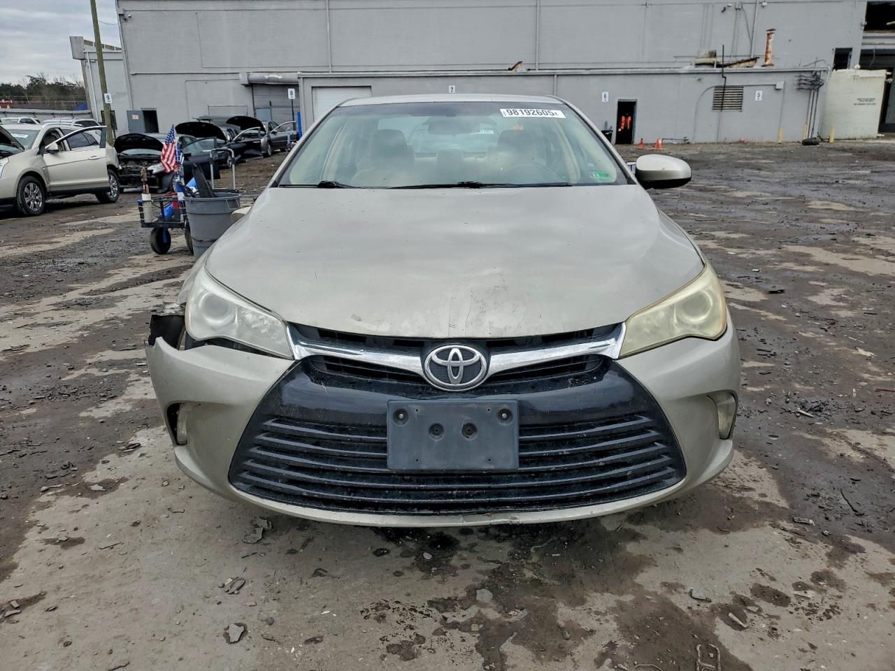 2016 TOYOTA CAMRY LE photo 5