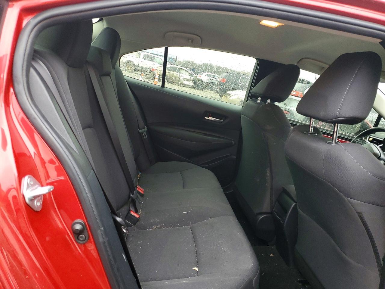 2021 TOYOTA COROLLA LE photo 10