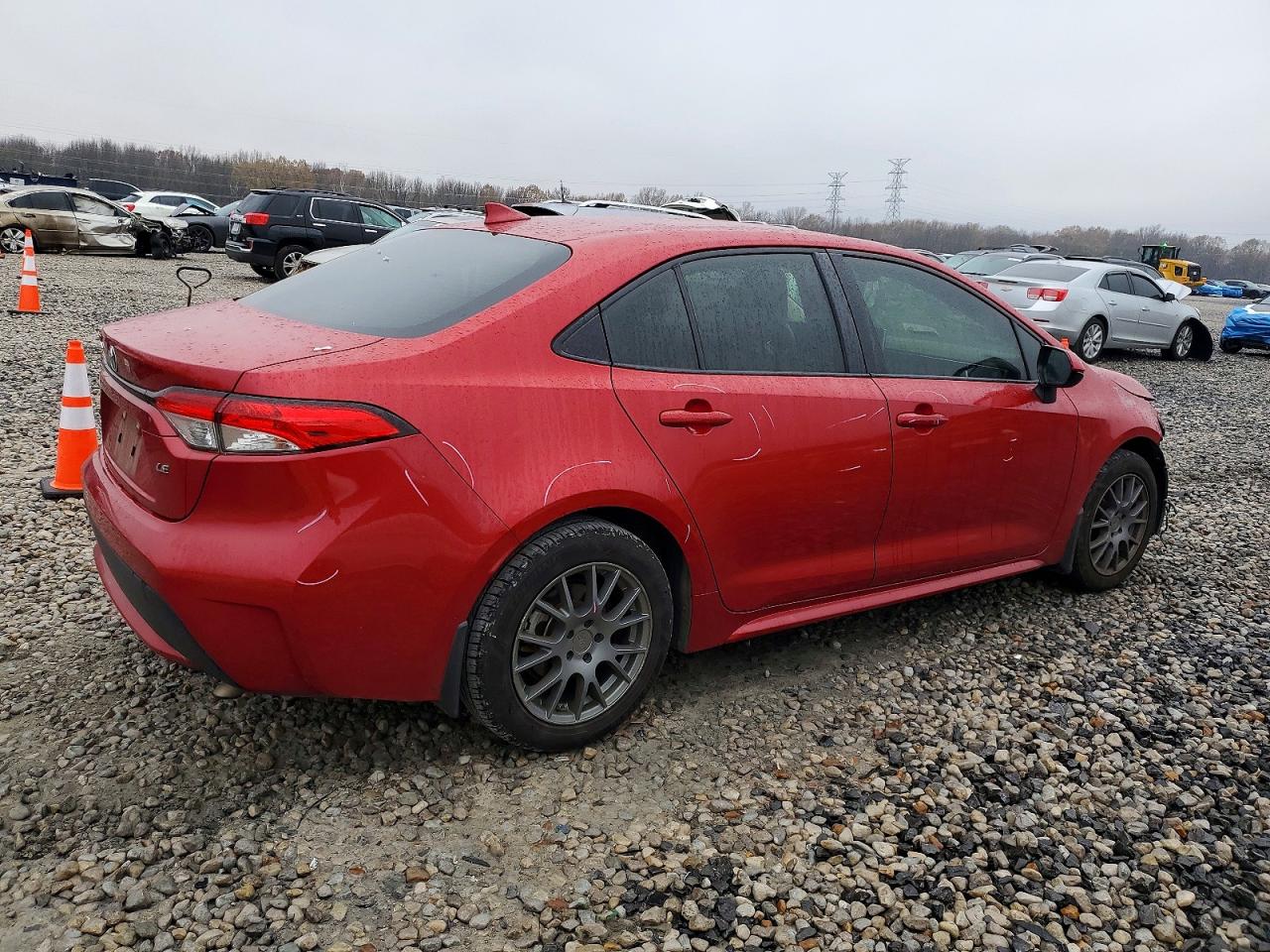 2021 TOYOTA COROLLA LE photo 3