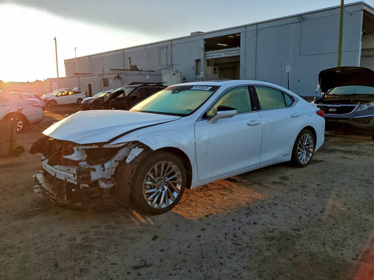 2021 LEXUS ES