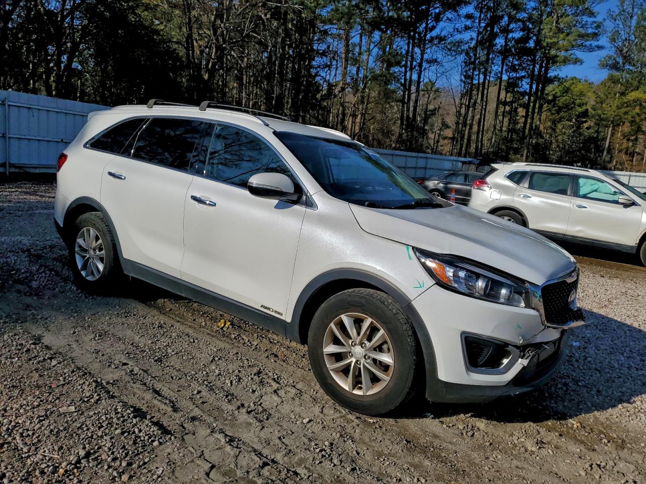 2016 KIA SORENTO LX photo 4
