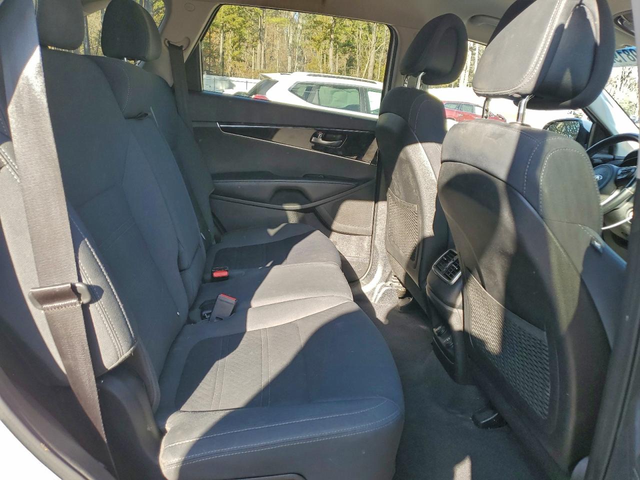 2016 KIA SORENTO LX photo 11