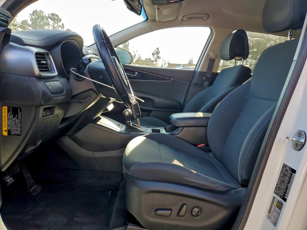 2016 KIA SORENTO LX photo 7