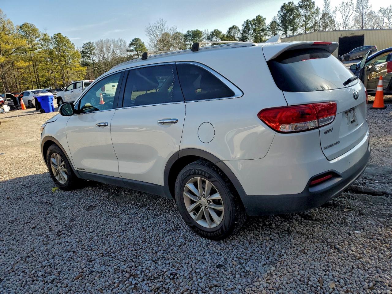 2016 KIA SORENTO LX photo 2
