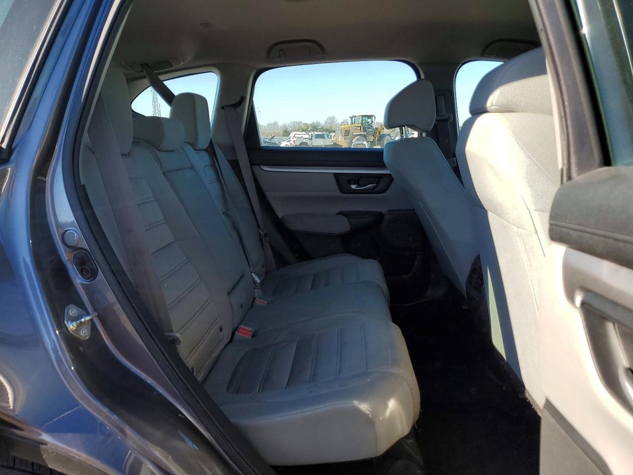 2017 HONDA CR-V LX photo 11