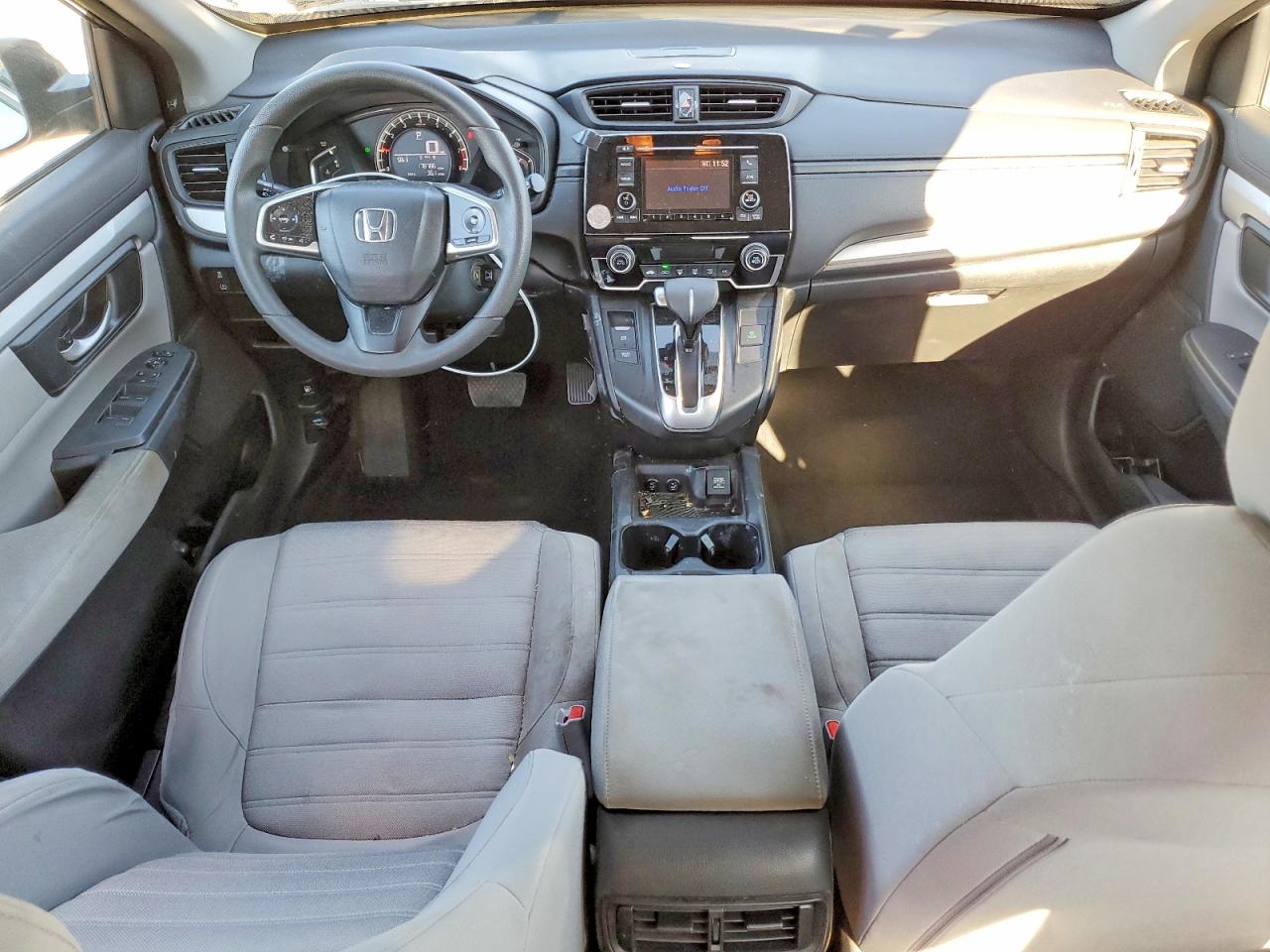 2017 HONDA CR-V LX photo 8