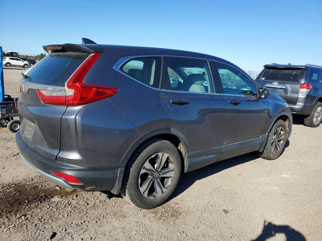 2017 HONDA CR-V LX photo 3