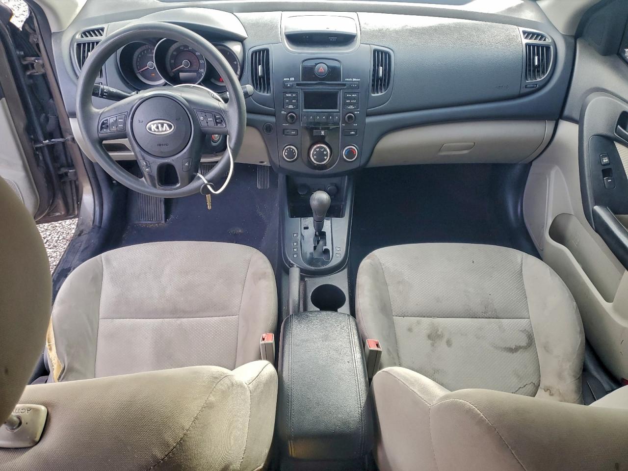 2010 KIA FORTE EX photo 8