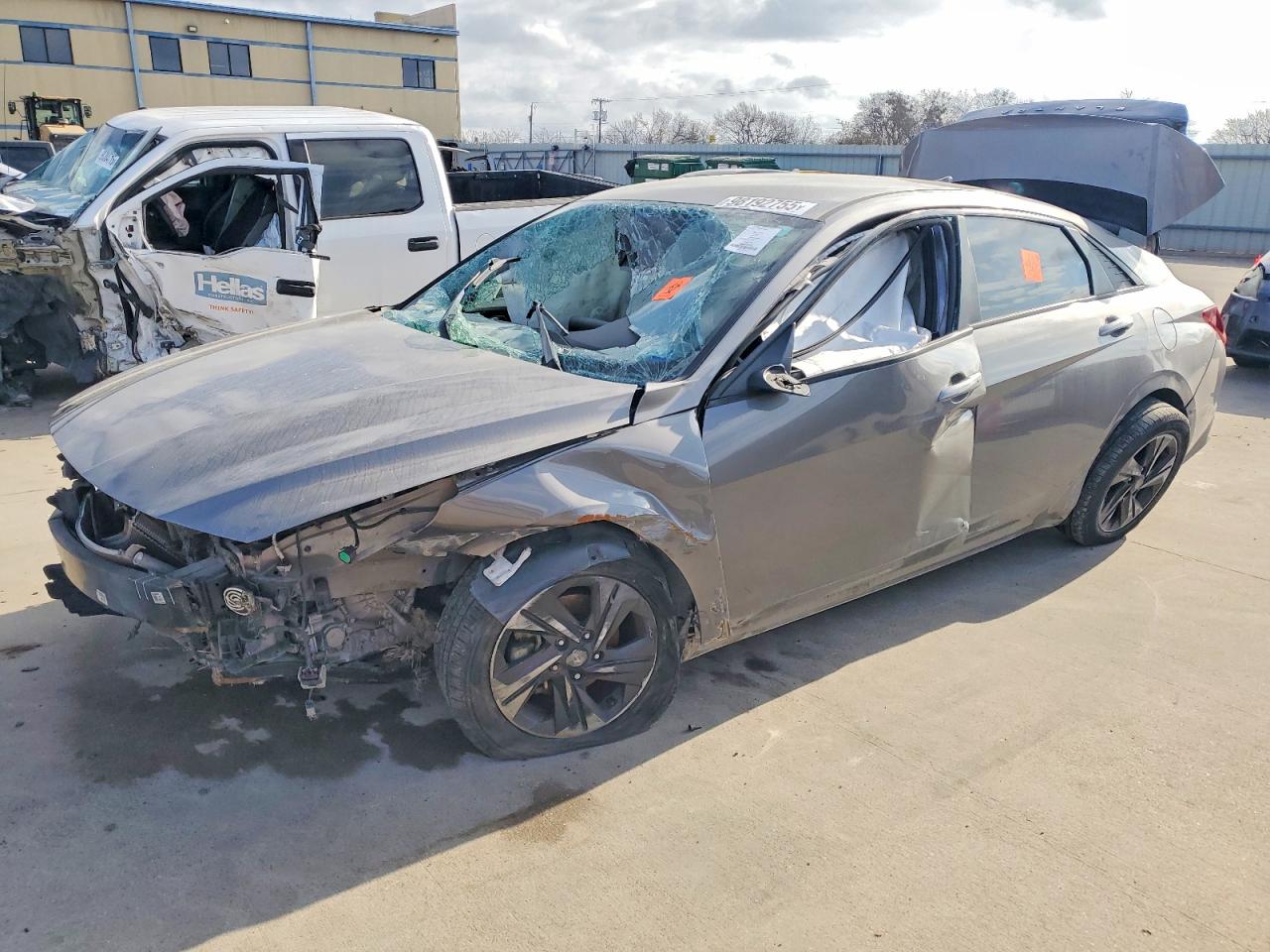 2022 HYUNDAI ELANTRA