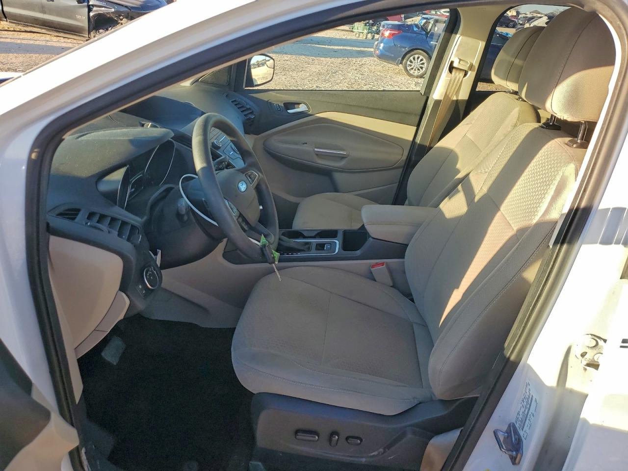 2017 FORD ESCAPE SE photo 19