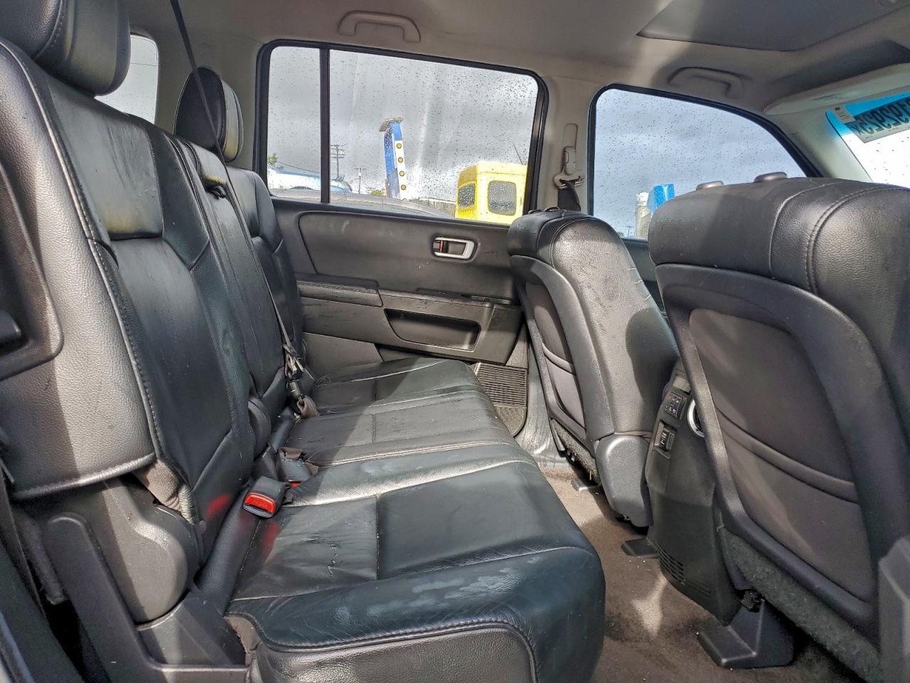 2012 HONDA PILOT EXLN photo 11