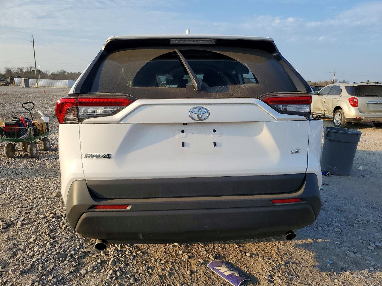 2024 TOYOTA RAV4 LE photo 6