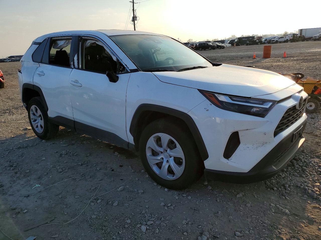 2024 TOYOTA RAV4 LE photo 4