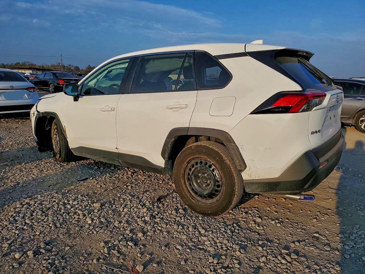 2024 TOYOTA RAV4 LE photo 2