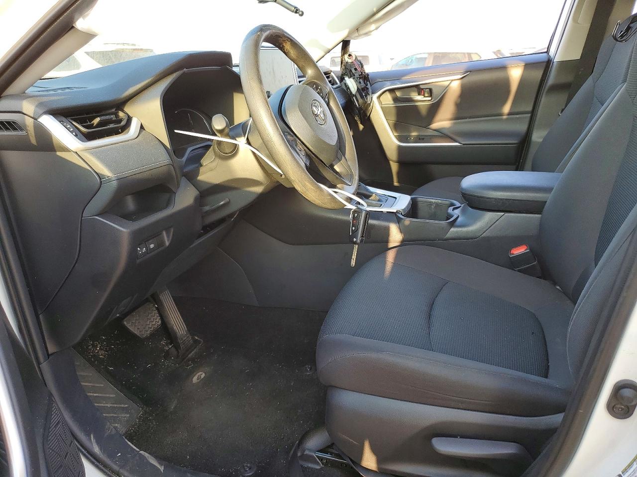 2024 TOYOTA RAV4 LE photo 7