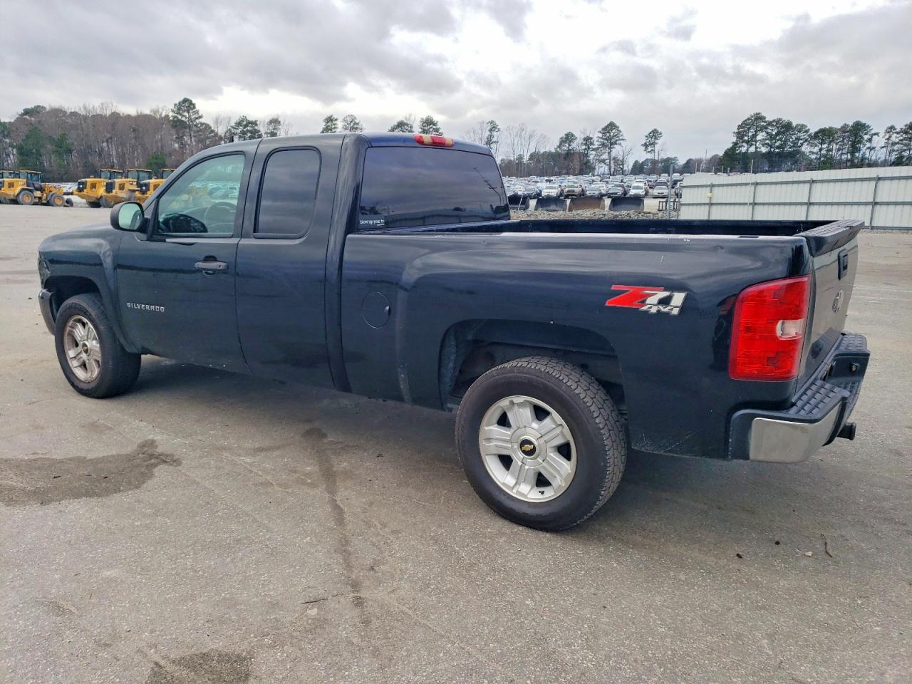 2010 CHEVROLET SILVERADO K1500 LT photo 4